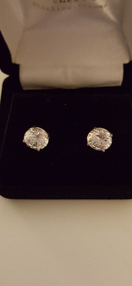 Jewelry - Picture 1 of 2